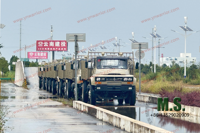 Dongfeng การทดสอบแผนกยางลุยคู่หลังรถบรรทุก 4x4