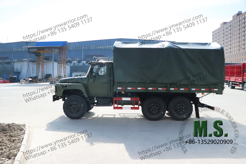 รถบรรทุกจีนกองทหารรถบรรทุก แต่ยังทิ้ง