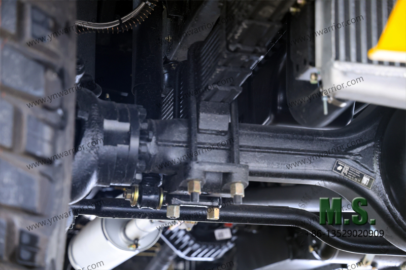 น้ำหนักรวม 8 ตัน Dongfeng รถบัสออฟโรด 4x4