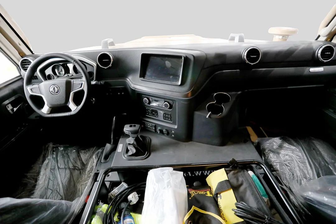 4x4 ออฟโรด รุ่นสำรวจ mengshi อดีตโมเดลทหาร รถแท็กซี่