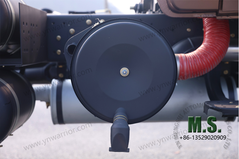 Dongfeng 11 ตัน ตัวกรองอากาศของรถบรรทุกออฟโรด 6x6 ยางล้อหลังเดี่ยว