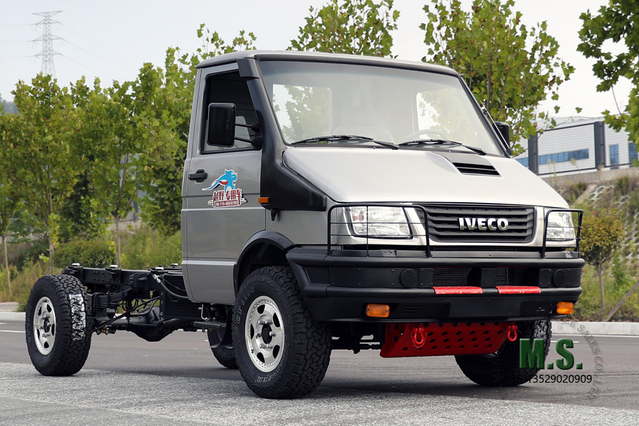SILVER IVECO Four Drive Off Road Chassis 4WD แชสซีมัลติฟังก์ชั่นหัวสั้นส่งออกแชสซีรถยนต์พิเศษ