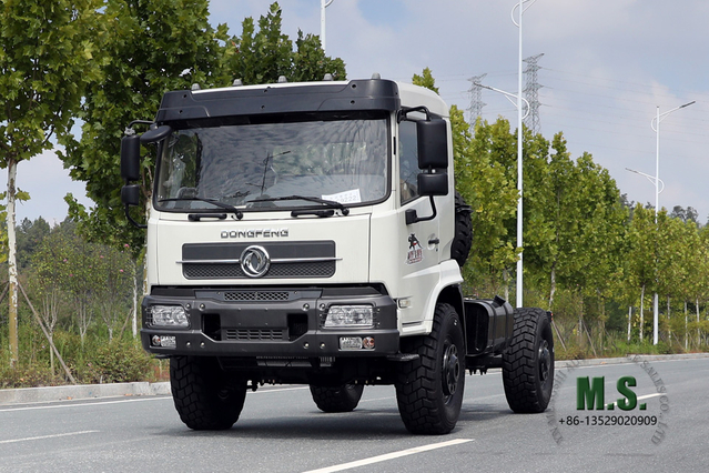 Dongfeng แชสซีรถออฟโรด 4*4 สีขาว Tainjin หัวแบน แชสซีรถยนต์แถวละครึ่ง