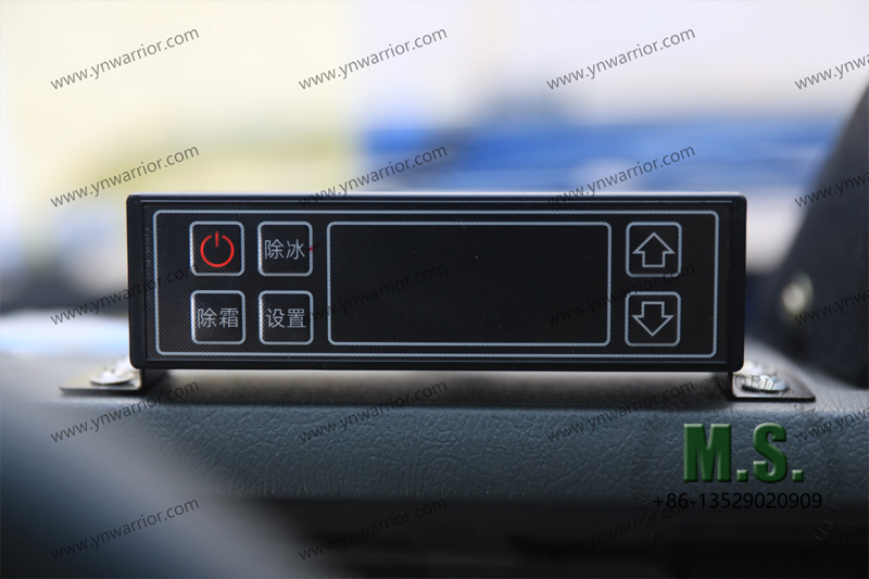 Dongfeng 4x4 รถบรรทุก 