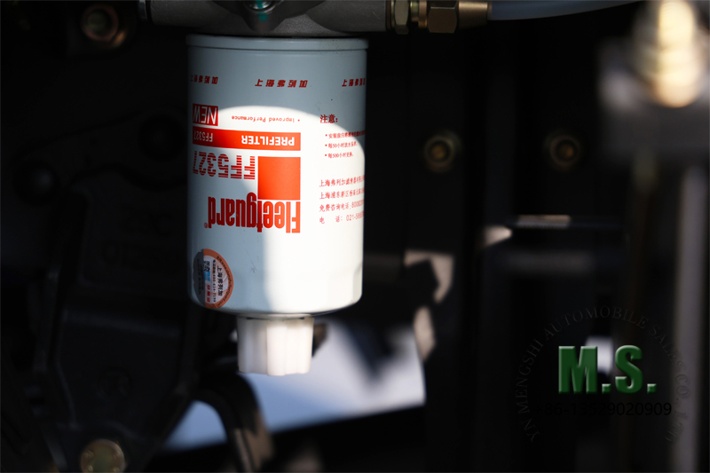 Dongfeng แชสซีรถบรรทุกออฟโรด 6x6 พร้อมตัวกรองอากาศในห้องโดยสาร