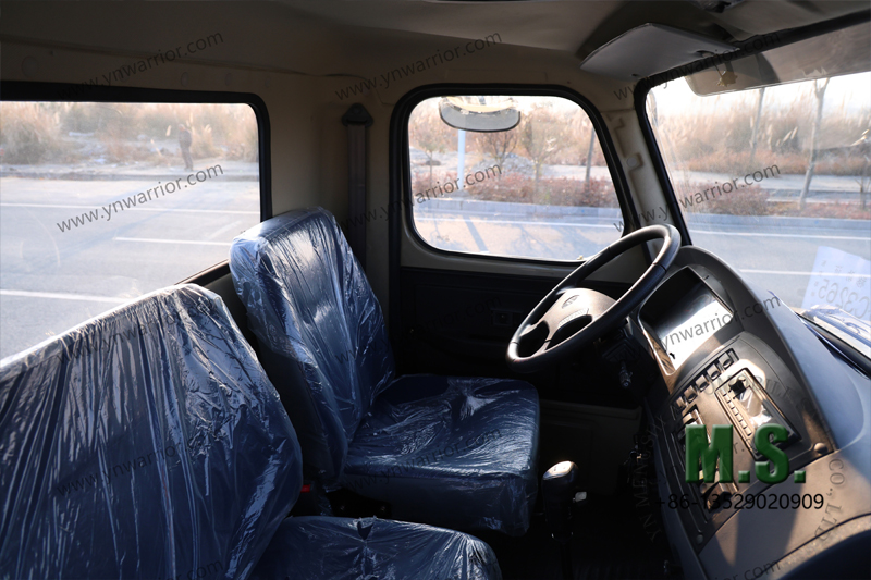 แชสซีรถบรรทุกจมูกยาว dongfeng 6x6 พร้อมห้องโดยสารด้านข้างห้อง 