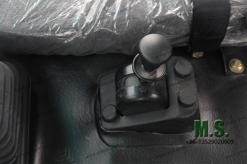 อุปกรณ์พลิกห้องโดยสารไฮดรอลิกในรุ่น 153 cab Dongfeng 