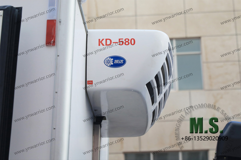 4x4 รถบรรทุกตู้เย็น Dongfeng 4x4 รถบรรทุก Dongfeng 4x4 รถ 