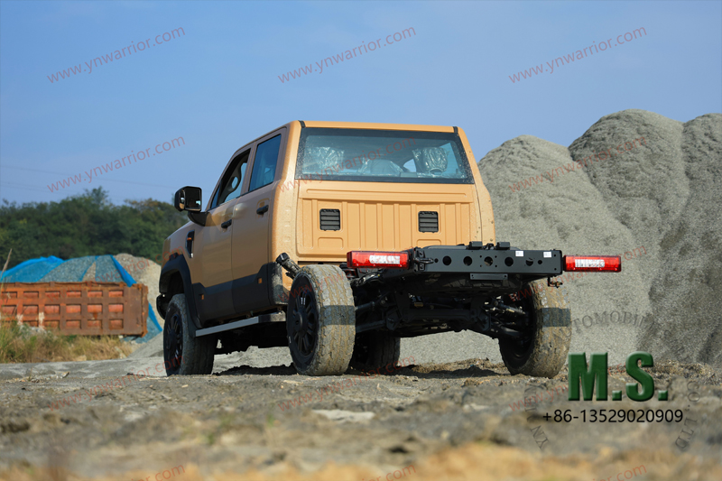 Dongfeng แชสซี Mengshi MS600 พร้อมห้องโดยสาร 