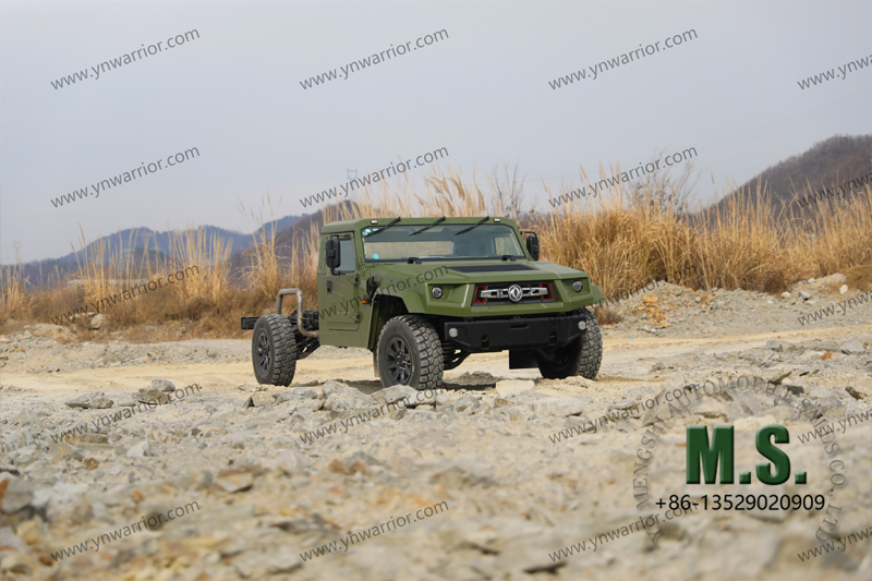Dongfeng แชสซีออฟโรด Mengshi 4x4 พร้อมรถแท็กซี่ระดับไฮเอนด์ 