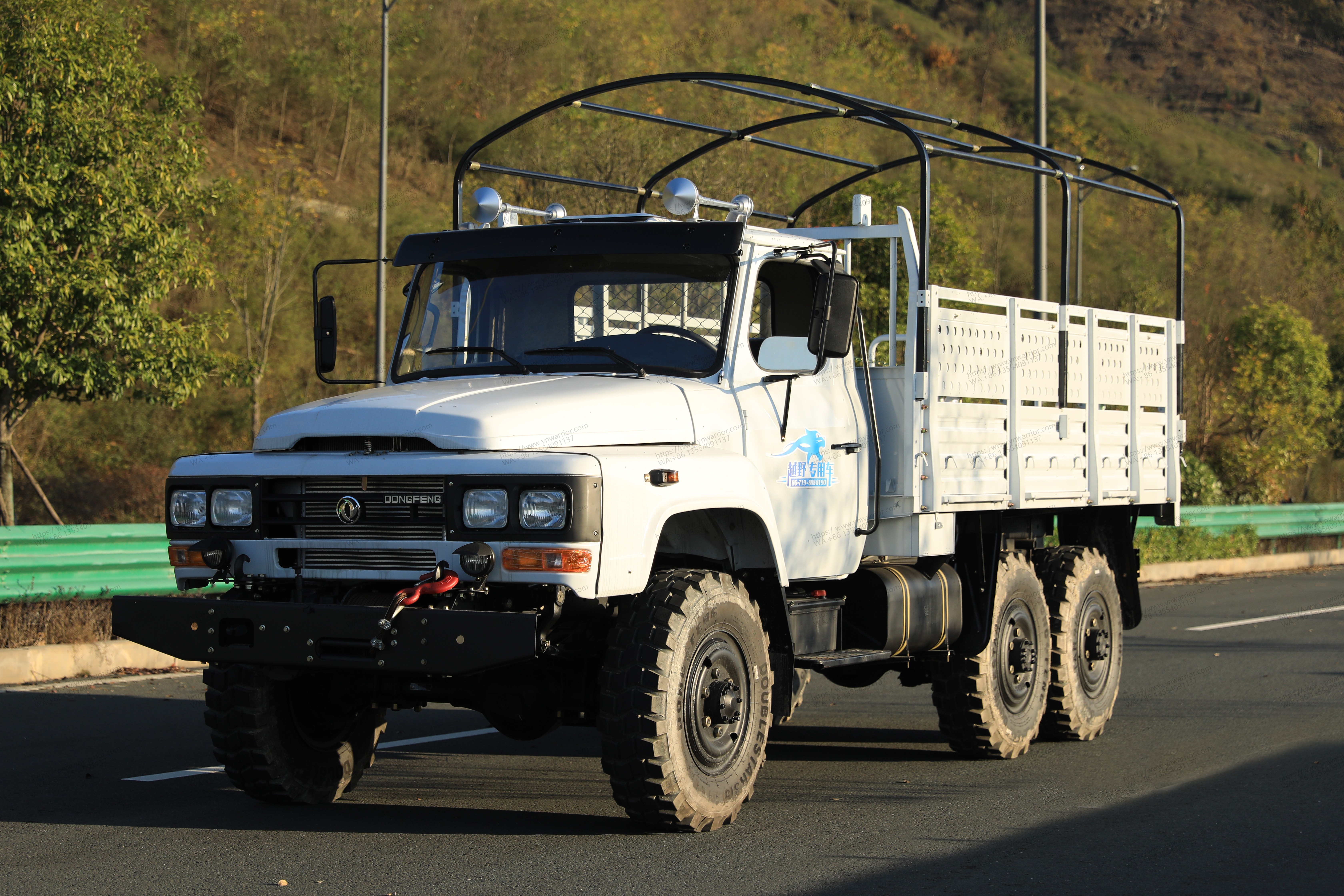 บรรทุกรถบรรทุก Dongfeng 6x6 รถบรรทุกออฟโรด รถบรรทุก 