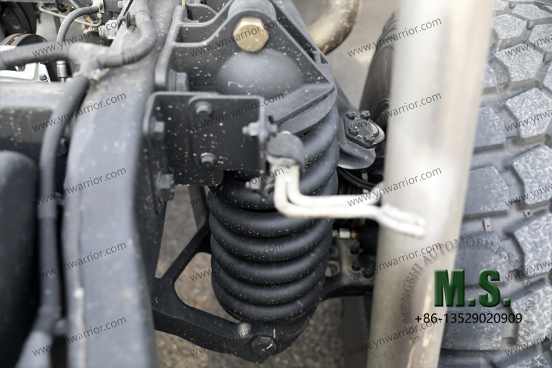 Dongfeng แชสซีออฟโรด Mengshi 4x4 พร้อมสปริงกันสะเทือนห้องโดยสาร 