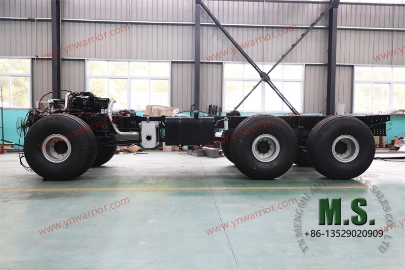 แชสซีกลิ้งขนาดใหญ่ 6x6 ออฟโรด เครื่องยนต์ 375 แรงม้า 