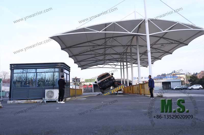 จีน 4x4 MS600 บนสนามทดสอบ 