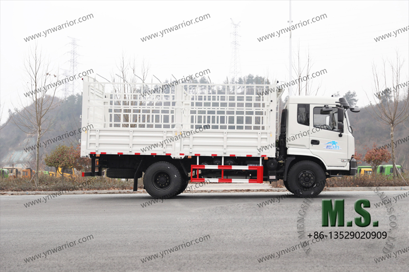 Dongfeng หนึ่งห้องโดยสารครึ่งแถว 