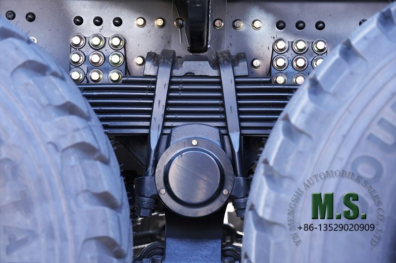 Dongfeng รถบัสออฟโรด 6x6 เข้าสู่ภาพขั้นบันได Dongfeng แหนบรถบัสออฟโรด 